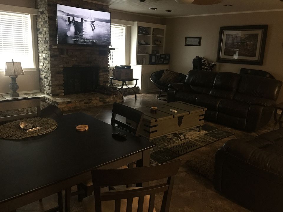 2nd image of 721 Reigel St