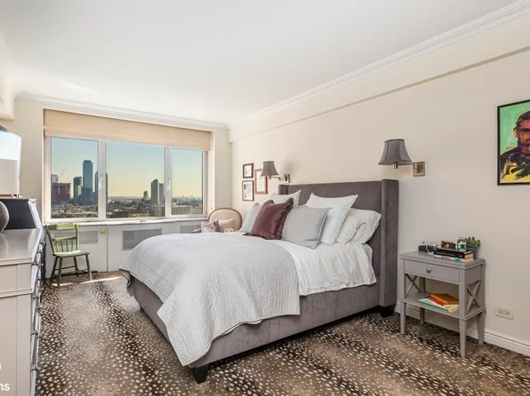 25 Sutton Place South image 7 of 14