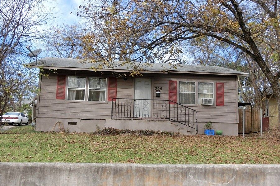 1st image of 309 Regina St