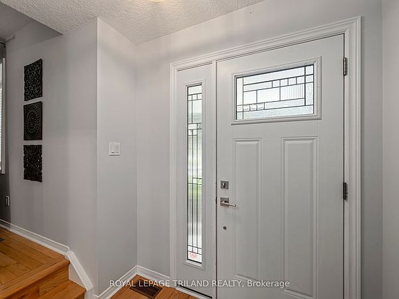 5th image of 20 Meadowview Rd