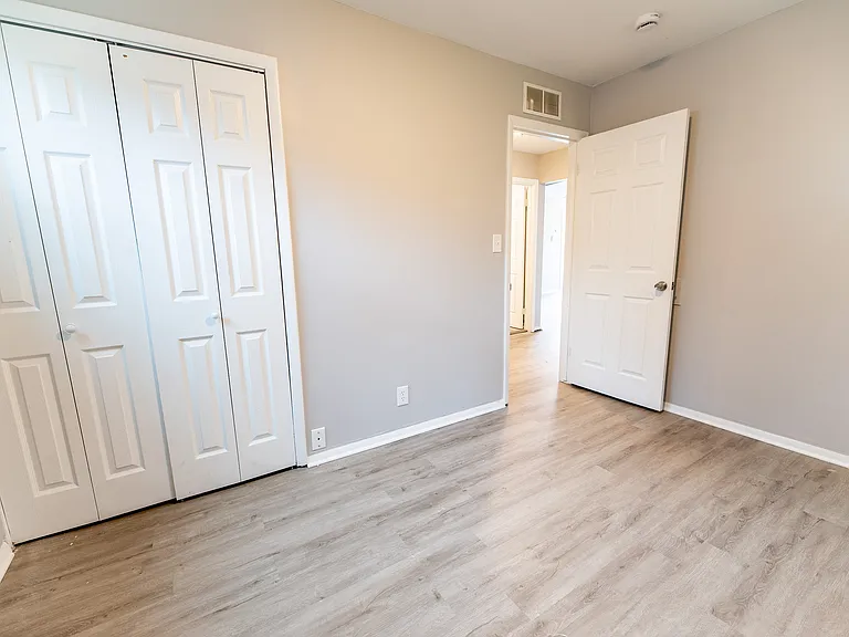23072 Lauren Ave — Photo 12