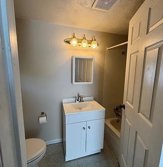 759 Carpenter St #B — Photo 5