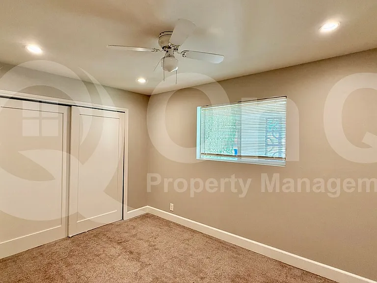 1228 W 5th St #1 — Photo 15