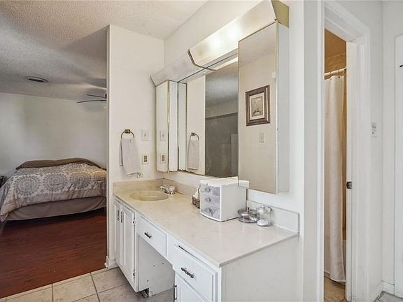 5th image of 1500 W Esplanade Ave APT 38B