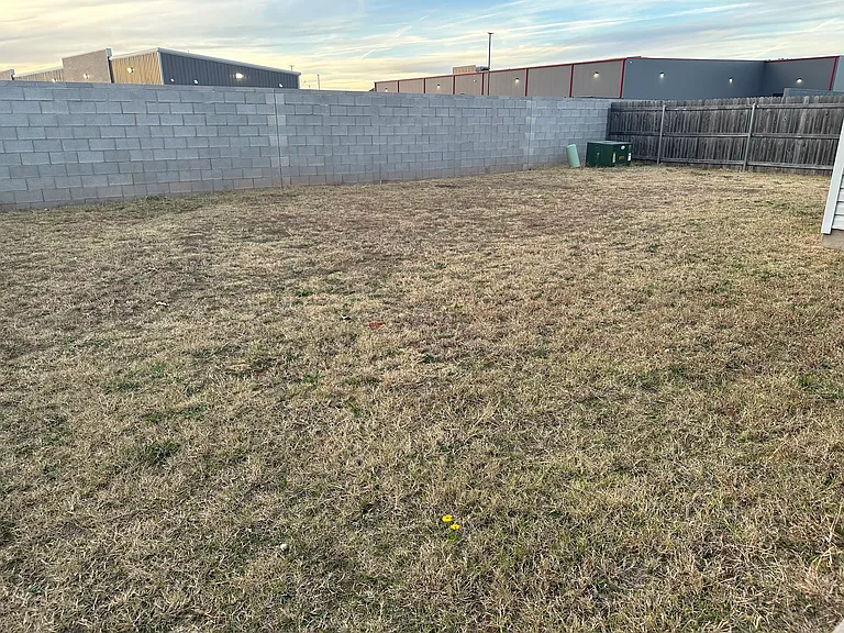 1029 S Blackjack Ln — Photo 4