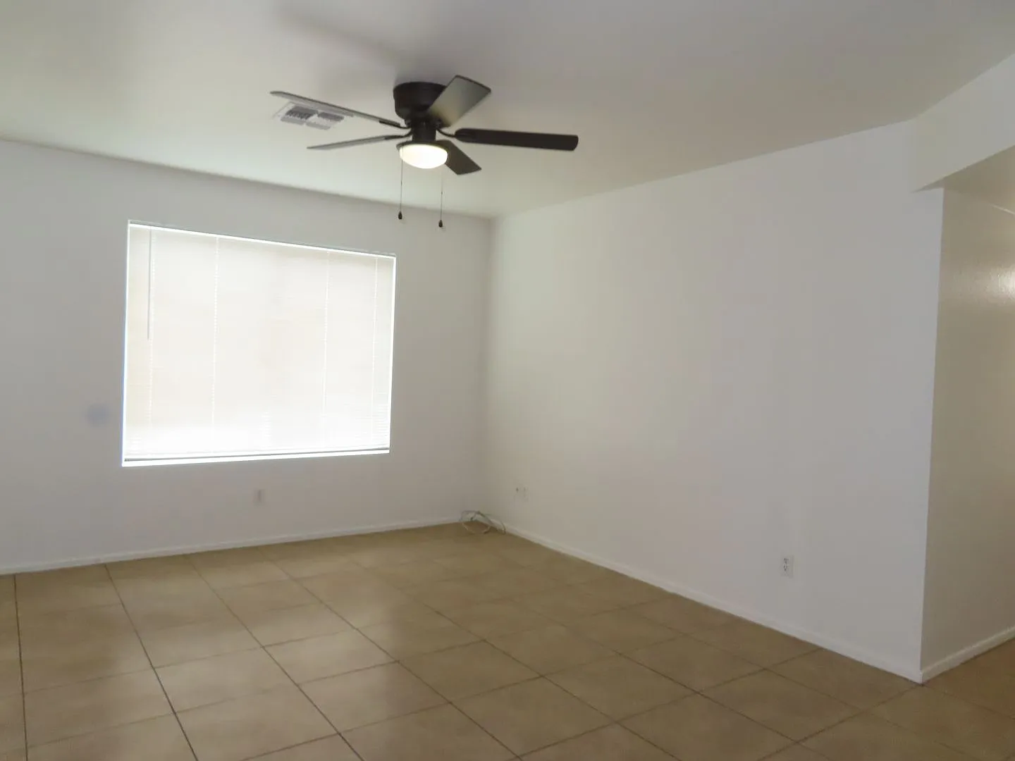 2 Bedroom 1 Bath in Mesa — Photo 4