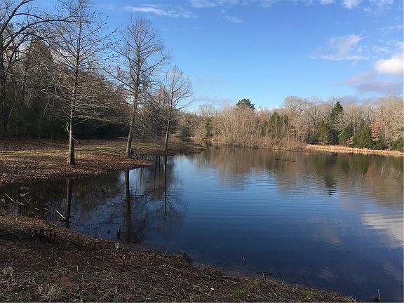 2nd image of 4 Lakeside Dr