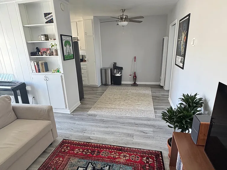 1875 Thomas Ave #10 — Photo 8