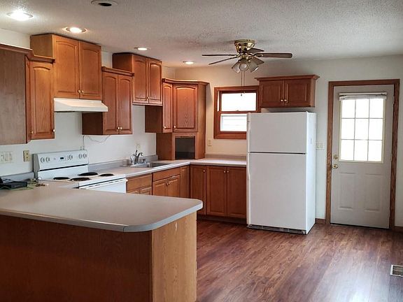 5th image of 214 N 2nd St