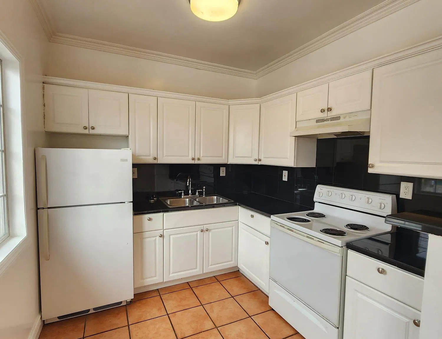 Studio, 400 sqft, $1,250 — Photo 3