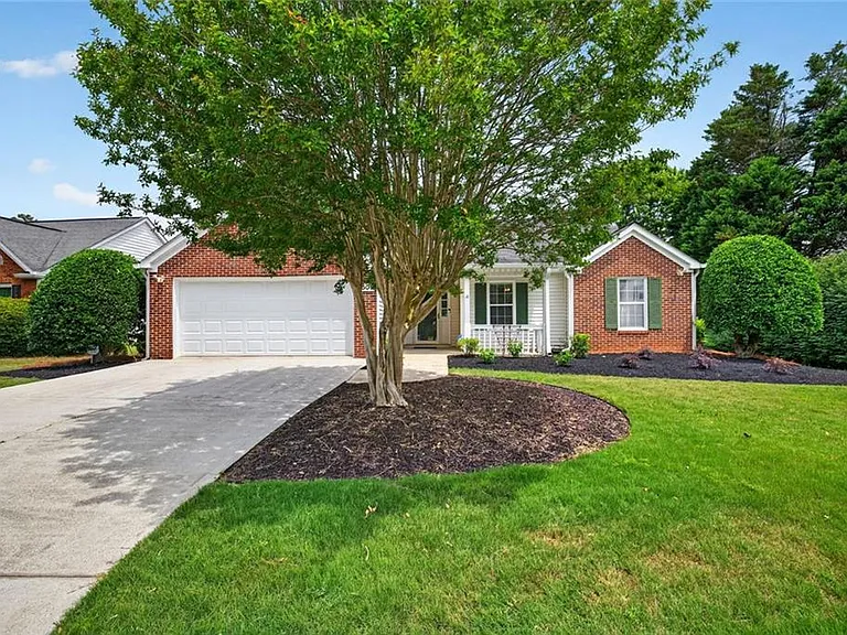 4502 Legend Hollow Ln — Photo 3