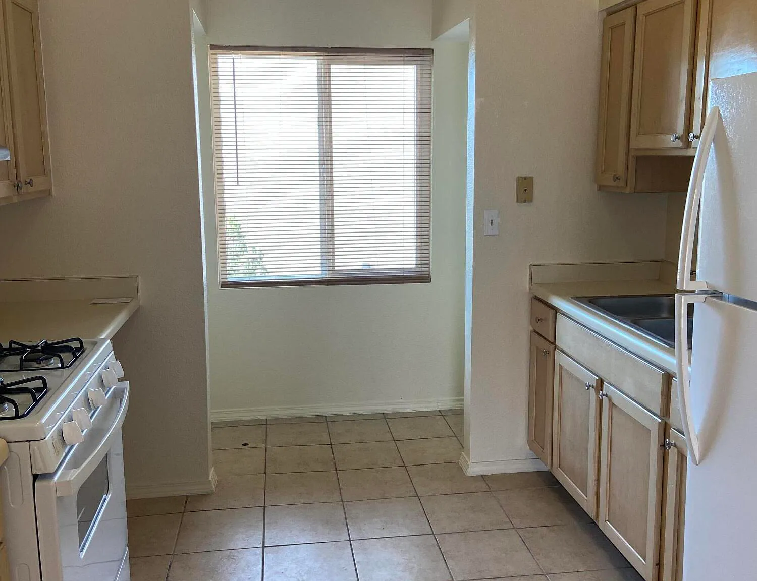 2 bed, 10980 sqft, $975 — Photo 4