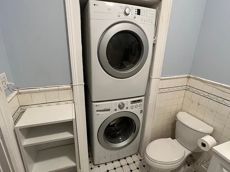 9 Washington Pl #3 — Photo 3