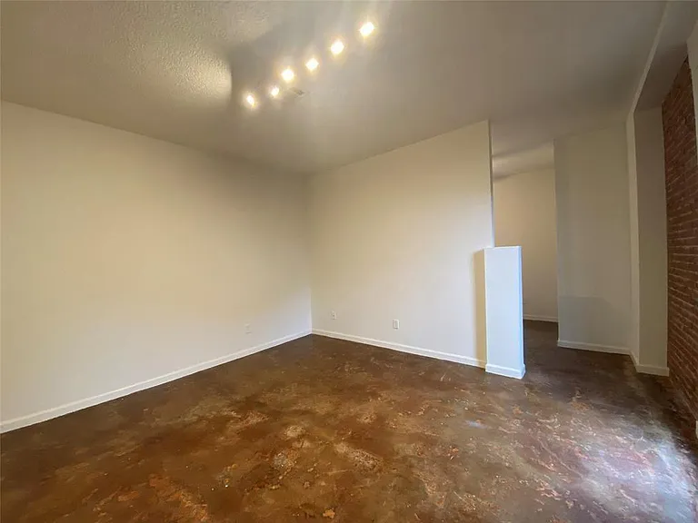1112 Lawrence St #7 — Photo 6