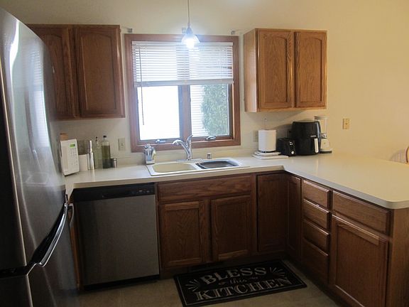 5th image of 3522-3524 Sheffield Dr