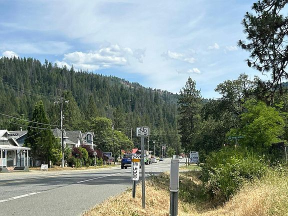 5th image of 2000 Main St