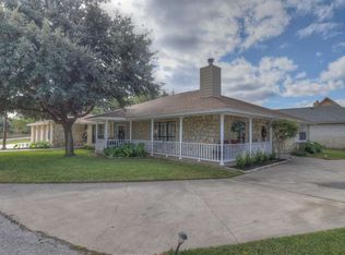213 Bridgepoint Dr, Kingsland, TX 78639