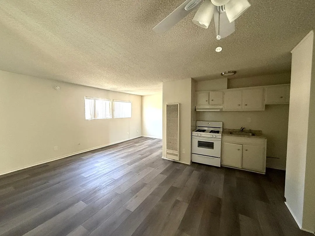 Studio, 1.0 bath, $1,525 — Photo 2