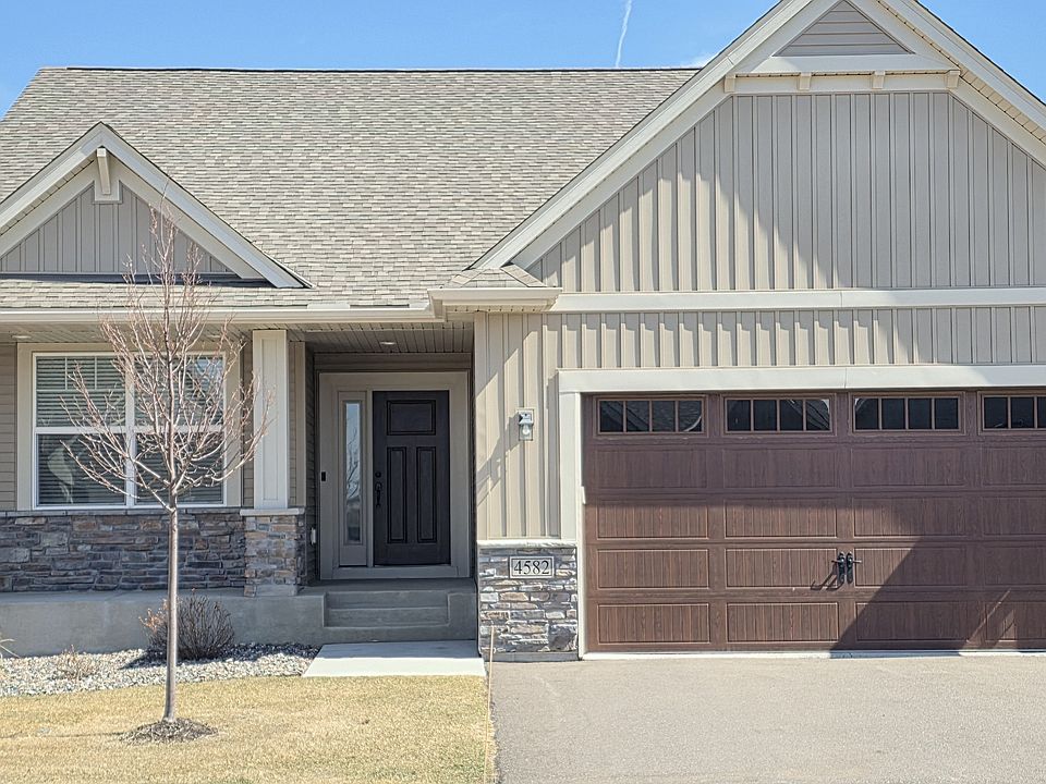 1st image of 4582 Landmark Dr NE