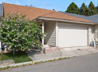 667 Golden Ln, Medford, OR 97504