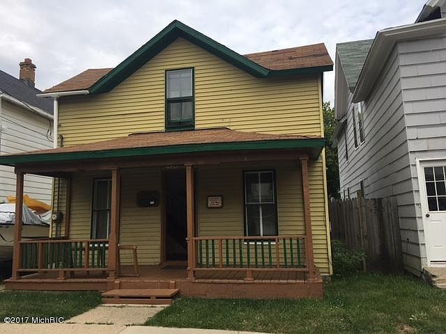 1st image of 904 Alpine Ave NW