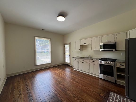 2nd image of 2072 Cowden Ave E