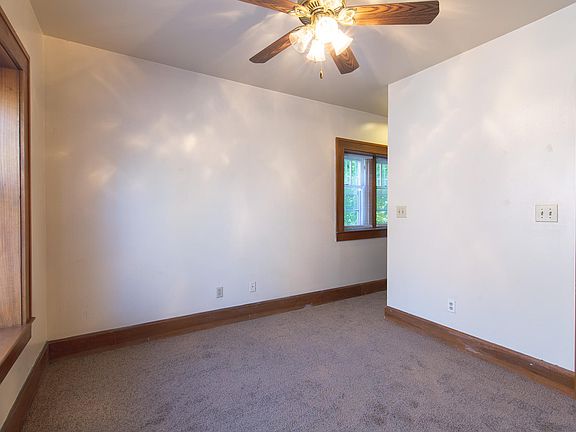 4th image of 664 E 11th St #B