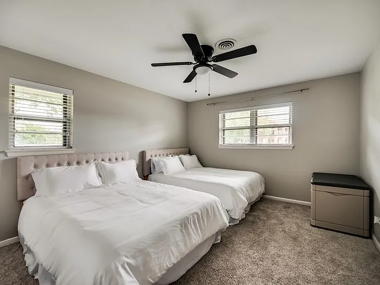 6501 E Mockingbird Ln — Photo 3
