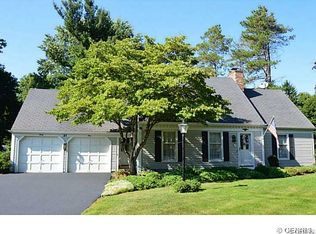 31 Blandford Ln, Fairport, NY 14450