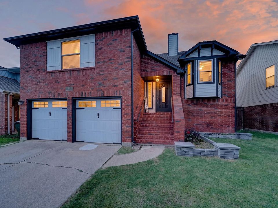 1st image of 771 Eiffel Dr