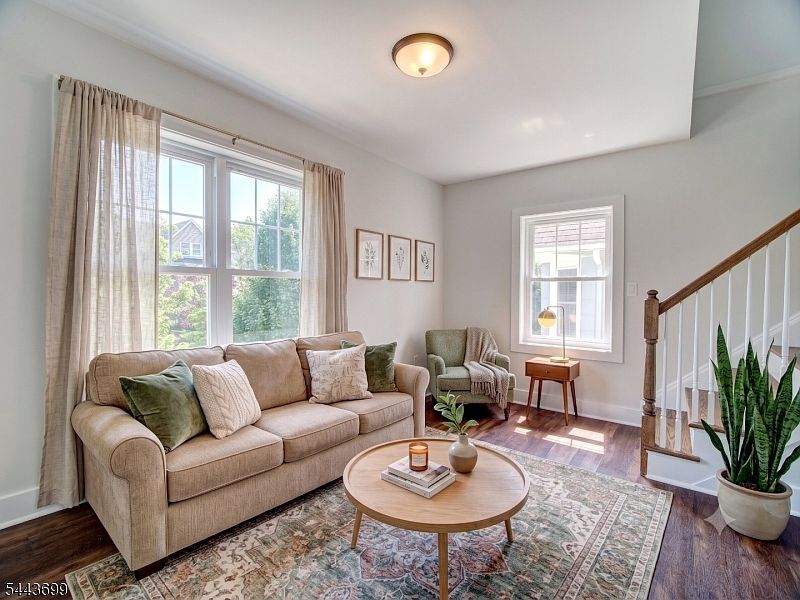 1st image of 60 Montague Pl #2