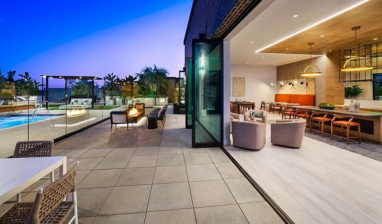 Rooftop Clubhouse and Pool