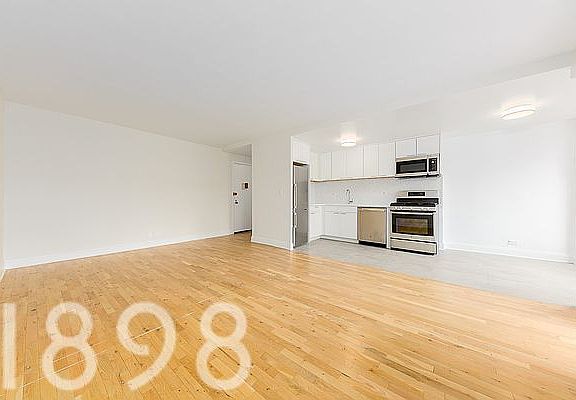 3rd image of 135 W 96th St APT 13C