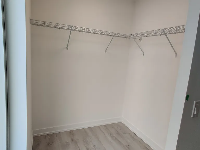 33 Helendale Ave #1603 — Photo 6