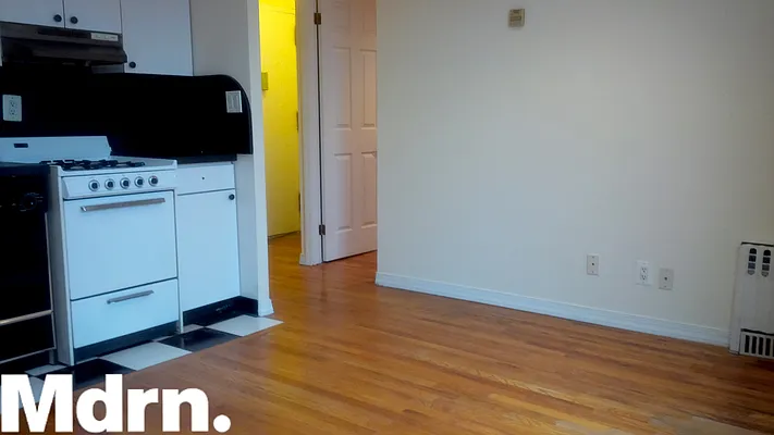 Rented by Mdrn Residential | media 22