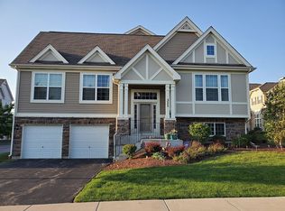 311 Bennett Dr, Carol Stream, IL 60188