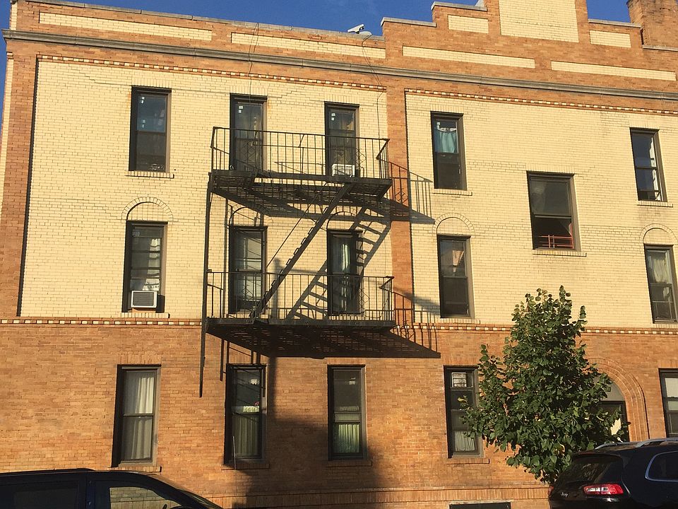 2nd image of 4801 43rd Ave