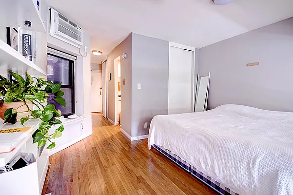 Rented by Urbane Brokerage | media 11