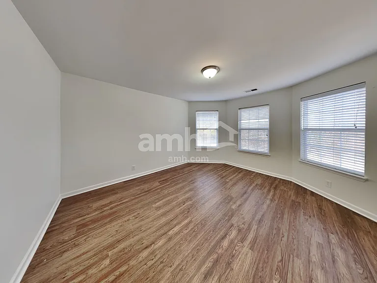 1502 Halifax Dr — Photo 17