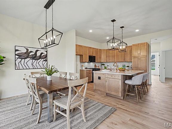 2nd image of 212 Fiddlers Close Rd #212