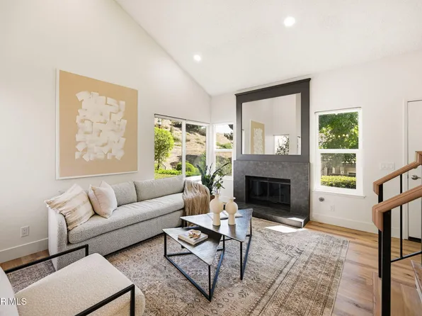 974 Quarterhorse Ln, Oak Park, CA 91377