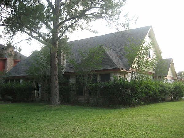 1st image of 2202 Woodland Park Dr