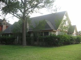 2202 Woodland Park Dr, Houston, TX 77077