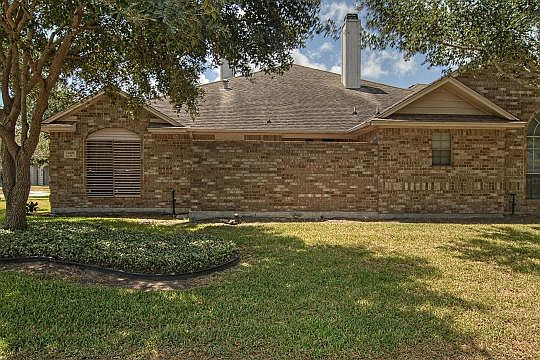 4th image of 4009 Oak Forest Dr APT A