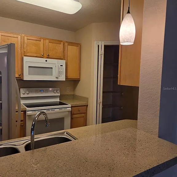 5824 Lake Pointe Village Cir #504 — Photo 25