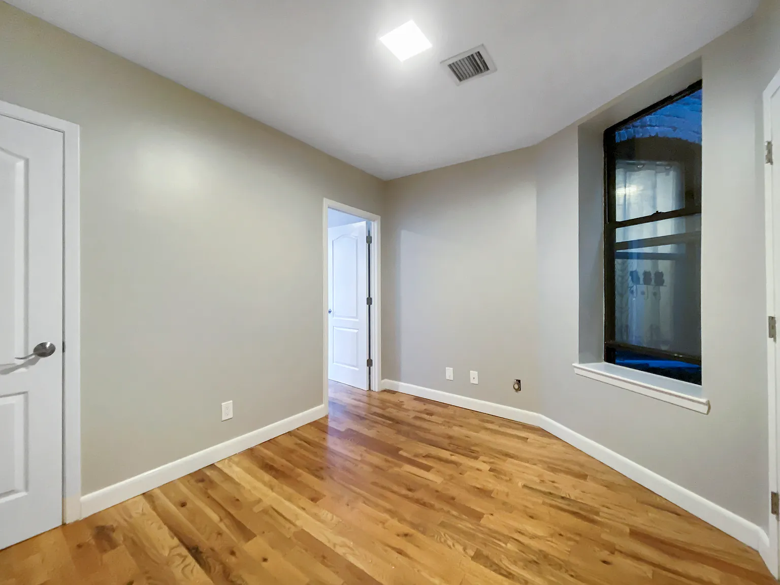2649 Frederick Douglass Boulevard — Photo 4