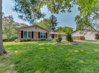 2 Great Knight Ct, Manchester, MO