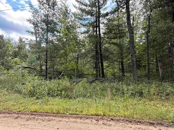 W1713 Big Sky Ct, Keshena, WI 54135