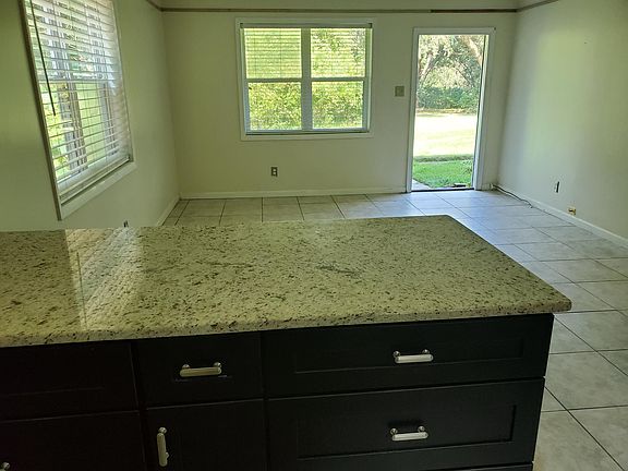 3rd image of 732 Lownde Ave