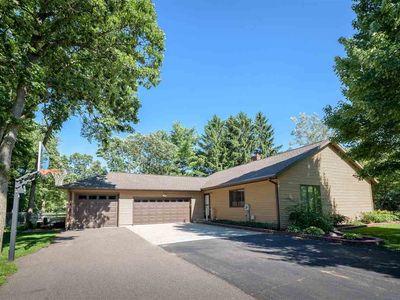 2430 Deepwood Ct, Plover, WI, 54467